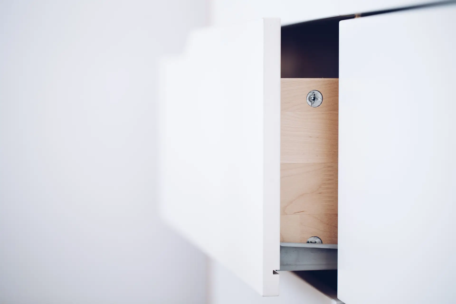 Minimalist cabinetry edge and precision joinery in Marylebone